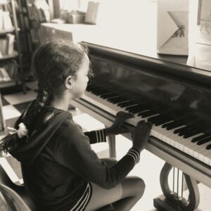 Piano Lessons for Beginners & Intermediate Students